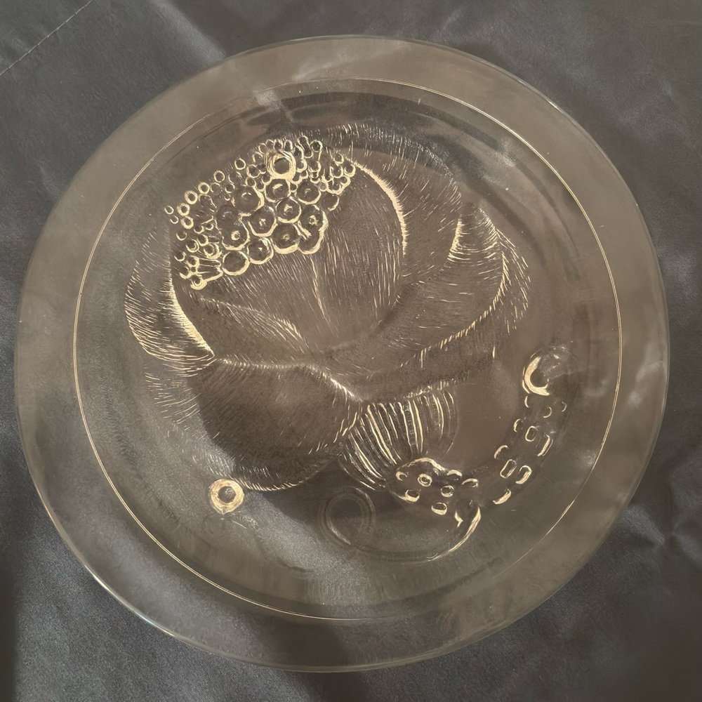 Elegant Clear Glass Plate